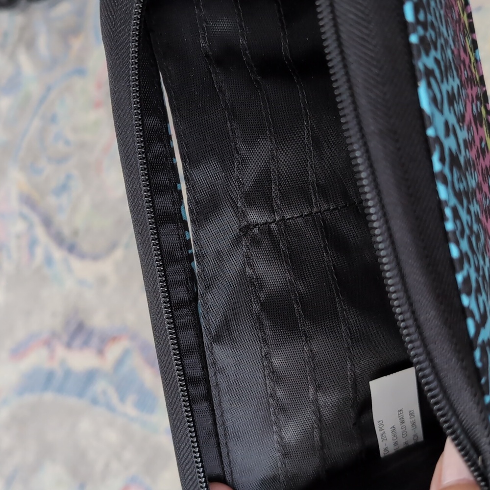 BNWT touch screen friendly wristlet wallet - Picture 6 of 7